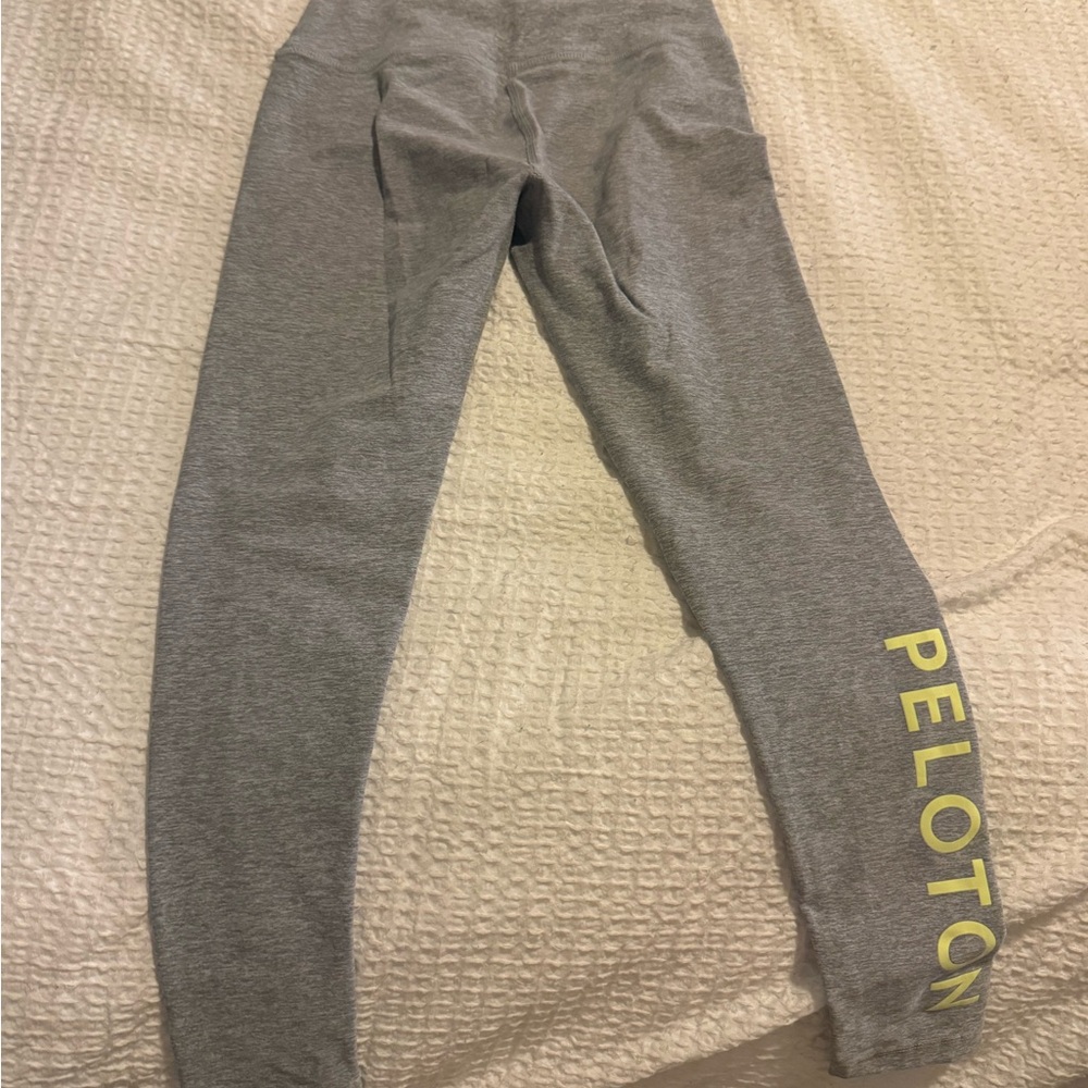 Peloton Leggings in Gray with Yellow Logo